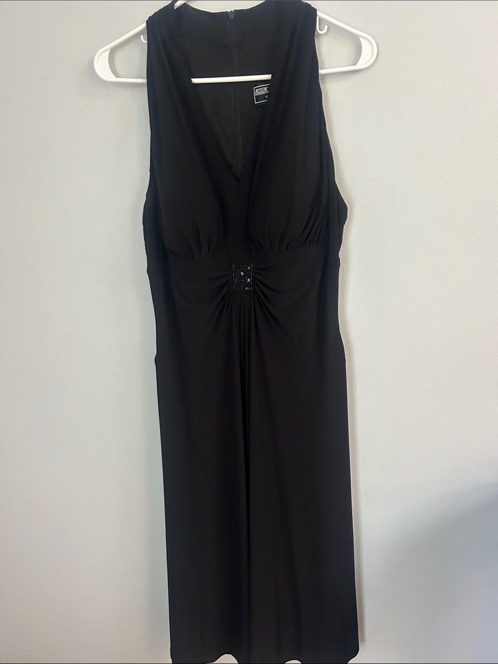 Jessica Howard Black Sleeveless V-Neck Evening Dress